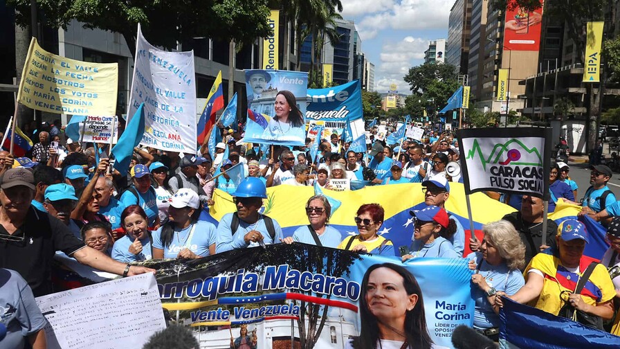El chavismo y la oposición se movilizan tras casi cinco semanas de los sismos en Venezuela