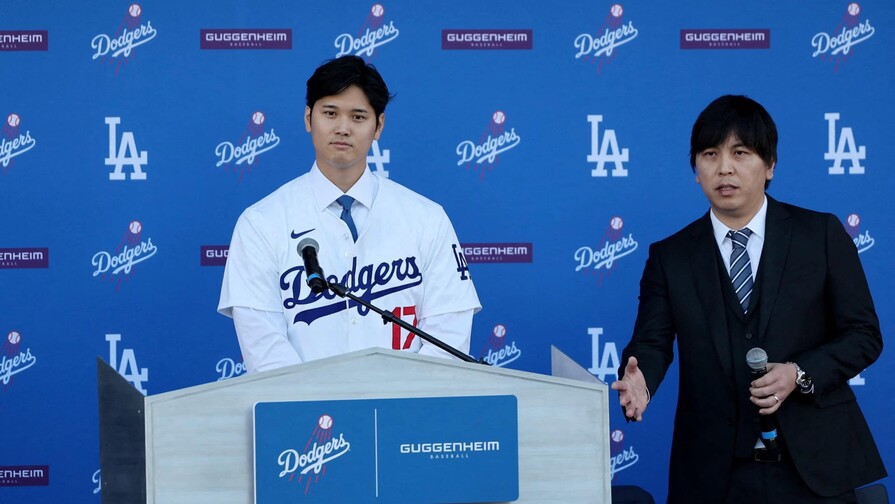 El intérprete de Ohtani dijo que el pelotero intentó pagarle la deuda
