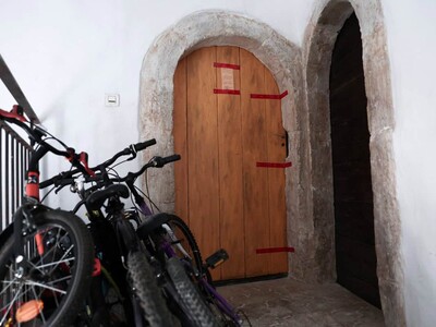 Hallan cinco bebés muertos en domicilio en Francia