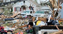 Tornado deja da&ntilde;os severos y m&aacute;s de 30,000 hogares sin electricidad en Wisconsin