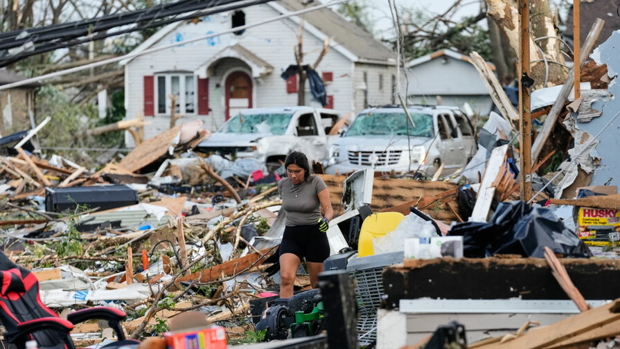 Tornado deja daños severos y más de 30,000 hogares sin electricidad en Wisconsin