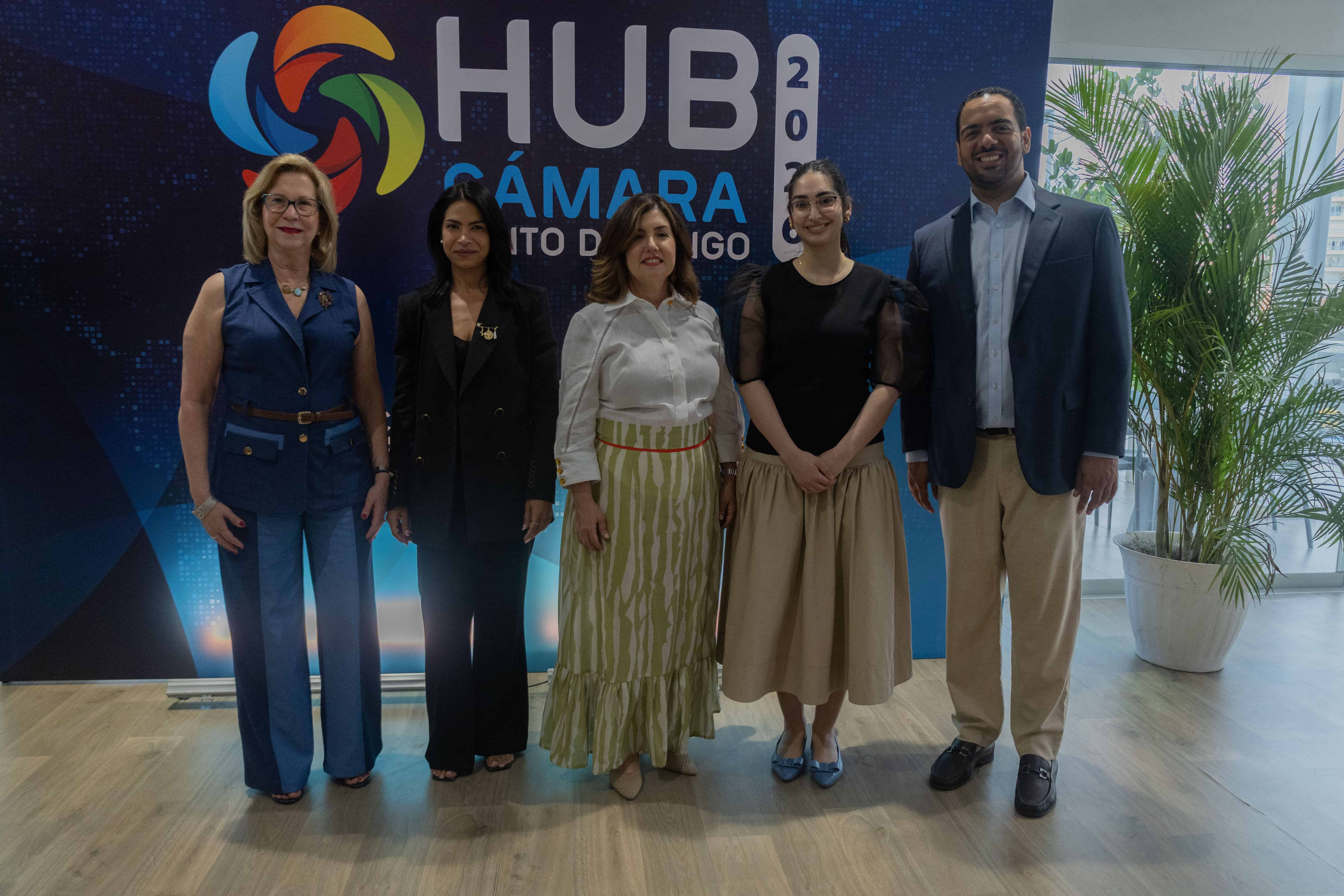 Mary Fernández, Greicy Romero, Lucille Houlemont Graciela Abinader y Fantino Polanco.