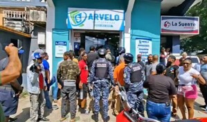 Giro inesperado: entr&oacute; a asaltar una casa de cambio en Sos&uacute;a, pero el due&ntilde;o lo redujo a golpes