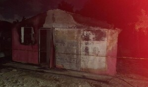 Incendio destruye una vivienda en Los Casabes en Santo Domingo Norte