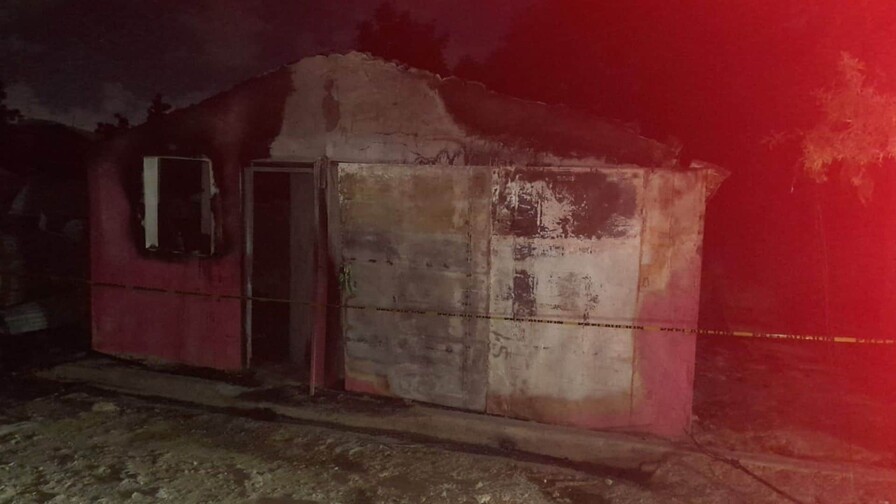 Incendio destruye una vivienda en Los Casabes en Santo Domingo Norte