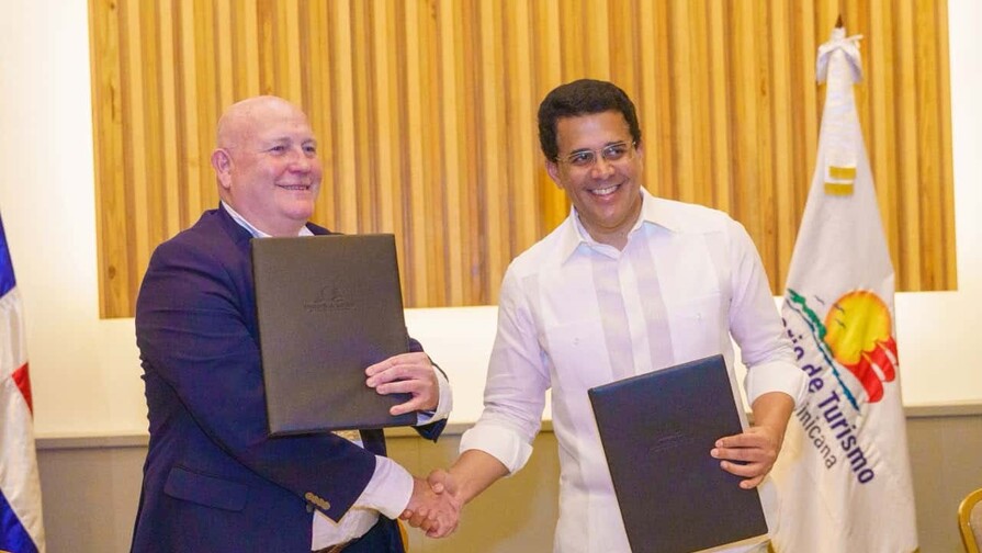 Turismo y entidad firman acuerdo para fortalecer el transporte tur&iacute;stico en RD