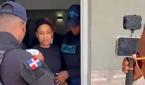 Se entrega a la Polic&iacute;a mujer se&ntilde;alada de ultimar con una estocada a joven en colmado de Hig&uuml;ey