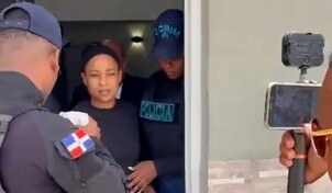 Se entrega a la Polic&iacute;a mujer se&ntilde;alada de ultimar con una estocada a joven en colmado de Hig&uuml;ey