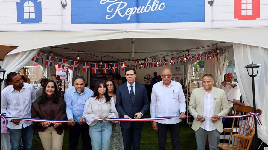 Roberto Ángel Salcedo encabezó el Festival de Cultura Panamericano en Toronto