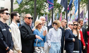 La moda celebra en Nueva York los 250 años de independencia de EE. UU. con nuevas banderas