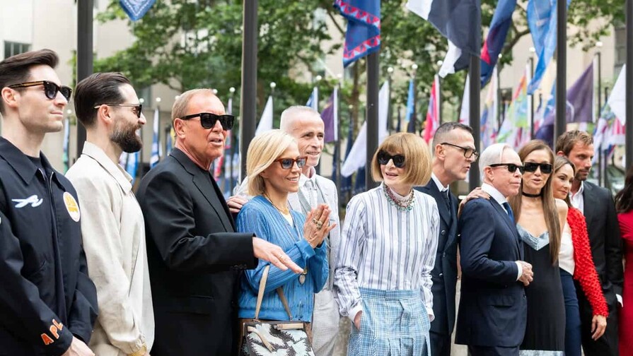 La moda celebra en Nueva York los 250 años de independencia de EE. UU. con nuevas banderas
