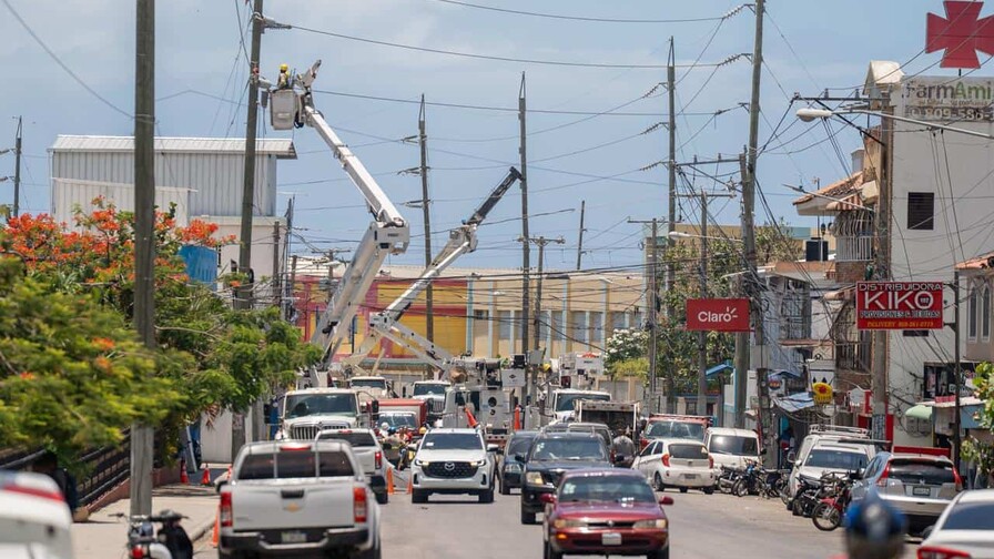 La ETED refuerza línea de transmisión eléctrica en Puerto Plata para fortalecer el servicio La ETED refuerza línea de transmisión eléctrica en Puerto Plata para fortalecer el servicio