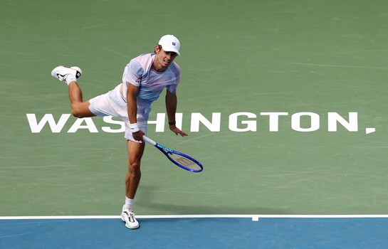 De Mi&ntilde;aur tumba a Tsitsipas en Washington y jugar&aacute; contra el joven Hewitt