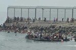 España envía al ejército al enclave de Ceuta tras la entrada masiva de migrantes desde Marruecos
