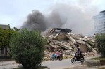 Empiezan a demoler edificios dañados por terremotos en Venezuela