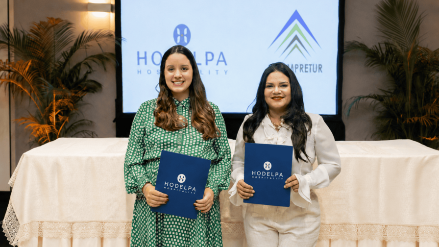 Hodelpa Hospitality y Adompretur fortalecen alianza para impulsar innovaci&oacute;n en periodismo tur&iacute;stico