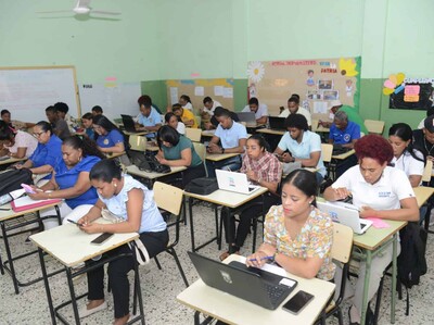 Inafocam capacita a más de 40,000 docentes para año escolar 2026-27