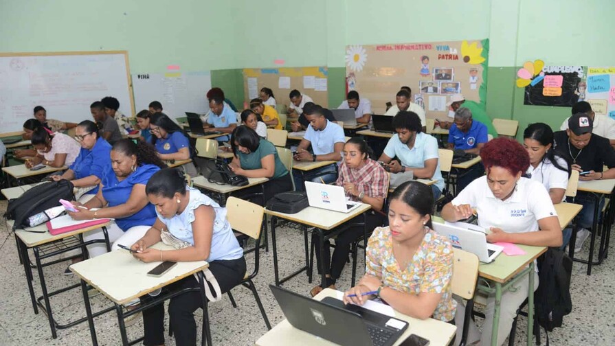 Más de 40,000 docentes reciben formación de Inafocam para el año escolar 2026-2027 Más de 40,000 docentes reciben formación de Inafocam para el año escolar 2026-2027