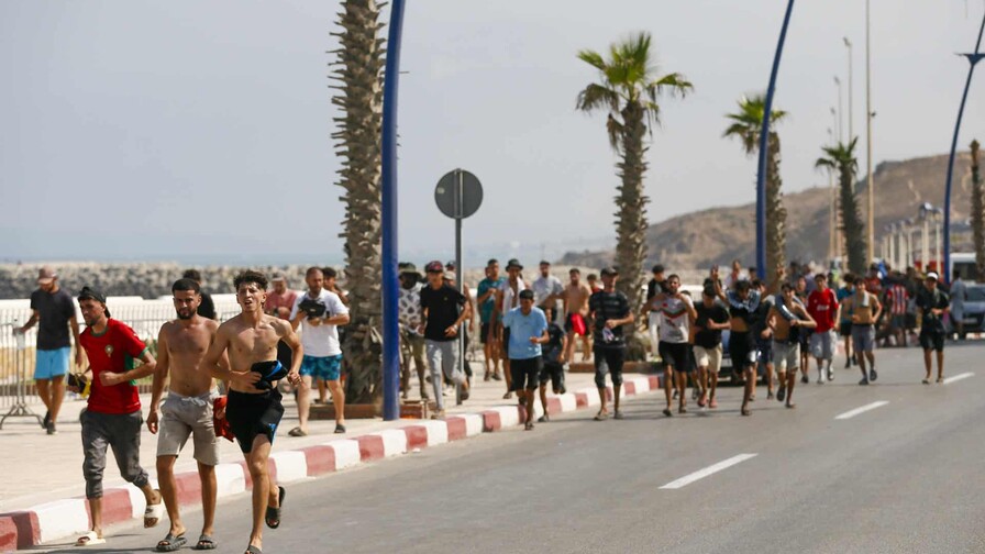 Marruecos intenta frenar llegada a Ceuta con controles en transportes y carreteras
