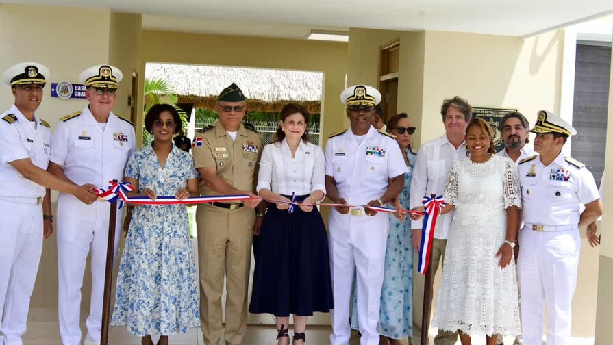 Gobierno entrega destacamento, cinco casas vacacionales y una marina seca para la Armada en Bayahíbe Gobierno entrega destacamento, cinco casas vacacionales y una marina seca para la Armada en Bayahíbe