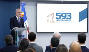 Alejandro Fern&aacute;ndez rinde cuentas de su gesti&oacute;n al frente de la Superintendencia de Bancos