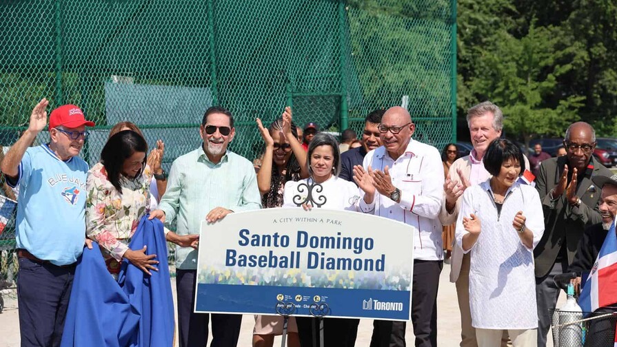 Toronto inaugura el primer diamante de béisbol Santo Domingo en honor a la diáspora dominicana Toronto inaugura el primer diamante de béisbol Santo Domingo en honor a la diáspora dominicana