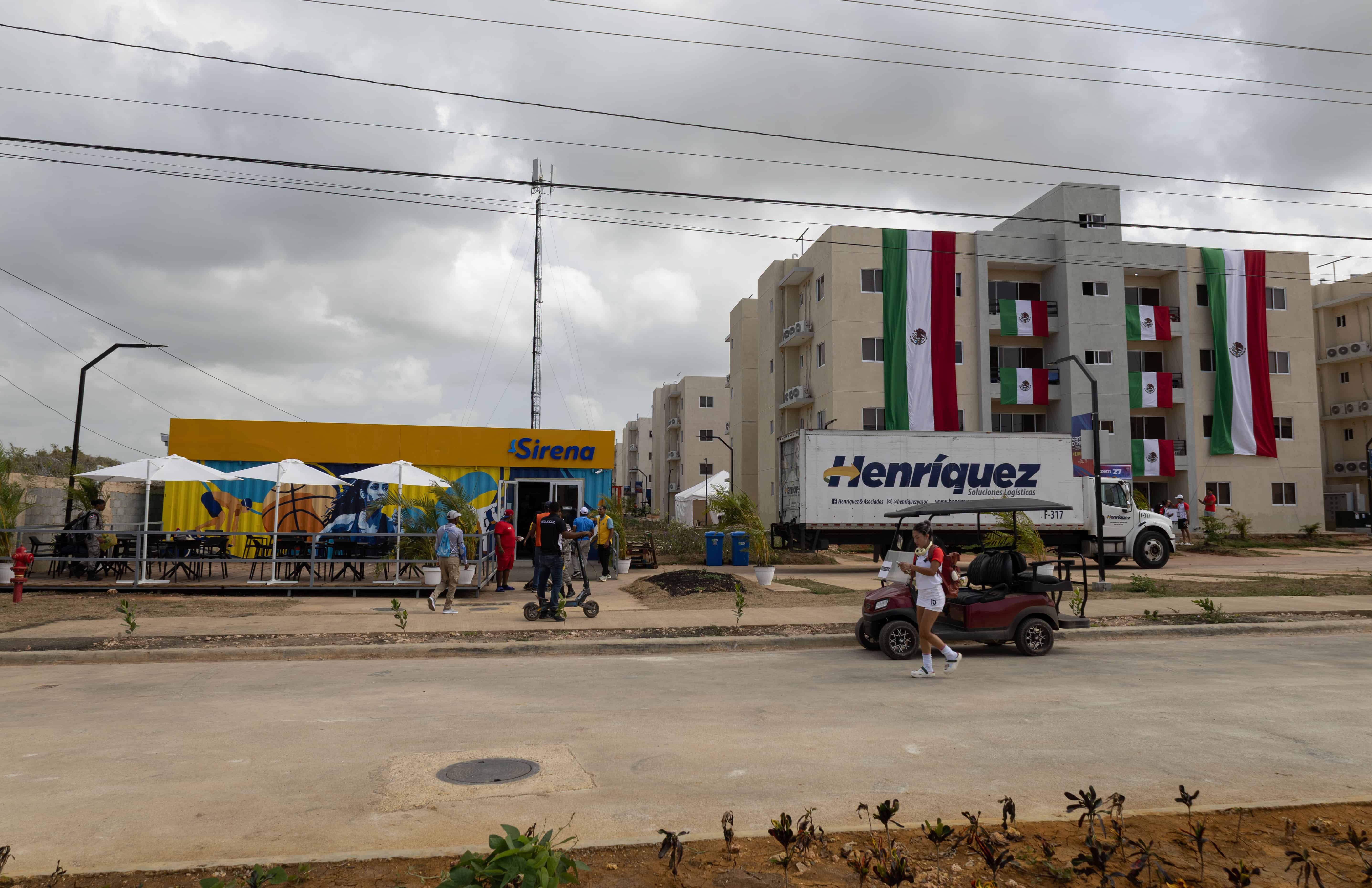 Un supermercado en la Villa Centroamericana y del Caribe