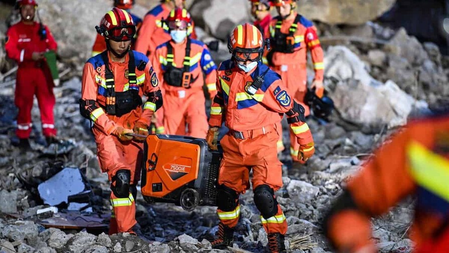 Ascienden a 51 los muertos por el deslizamiento de tierra que afectó al centro de China Ascienden a 51 los muertos por el deslizamiento de tierra que afectó al centro de China