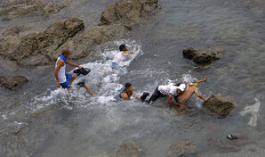 Lo que se sabe de la entrada masiva de migrantes en el territorio espa&ntilde;ol de Ceuta