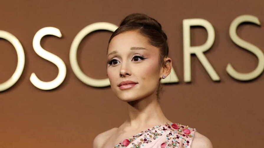 Ariana Grande lanza su álbum Petal y la crítica lo aplaude Ariana Grande lanza su álbum Petal y la crítica lo aplaude