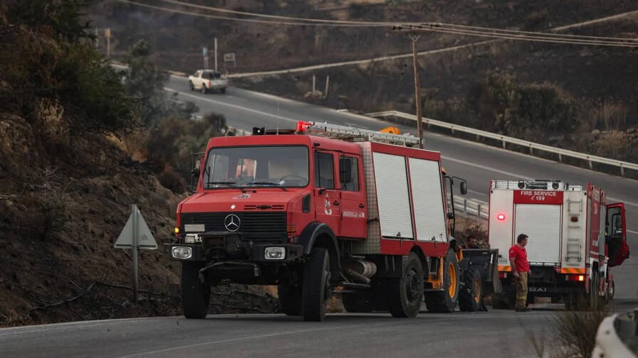 Tras los incendios en Espa&ntilde;a y Francia, el fuego devora la isla griega de Creta