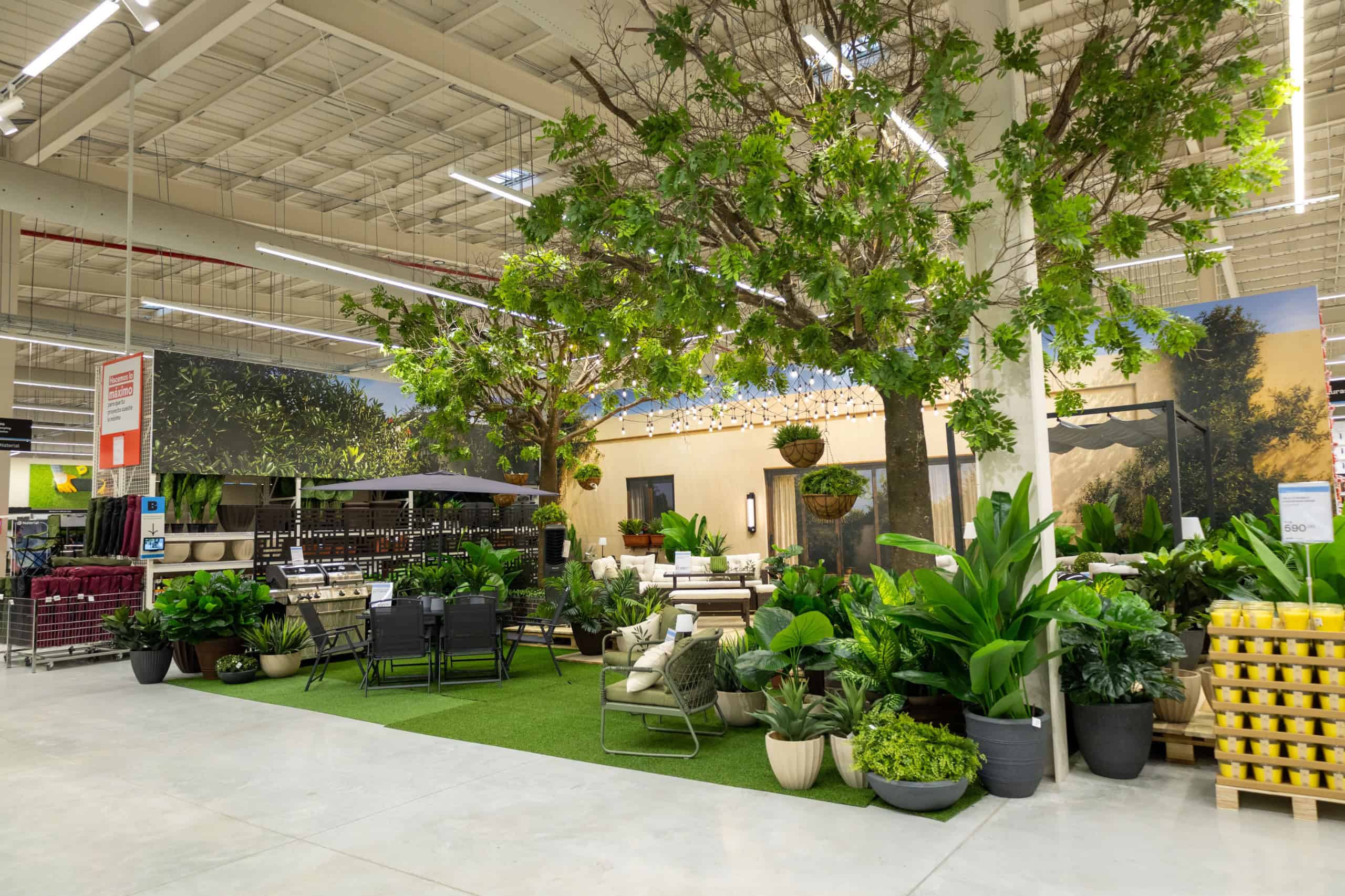 Para los amantes a la jardiner&iacute;a, Brik trae una variedad de accesorios y muebles decorativos.