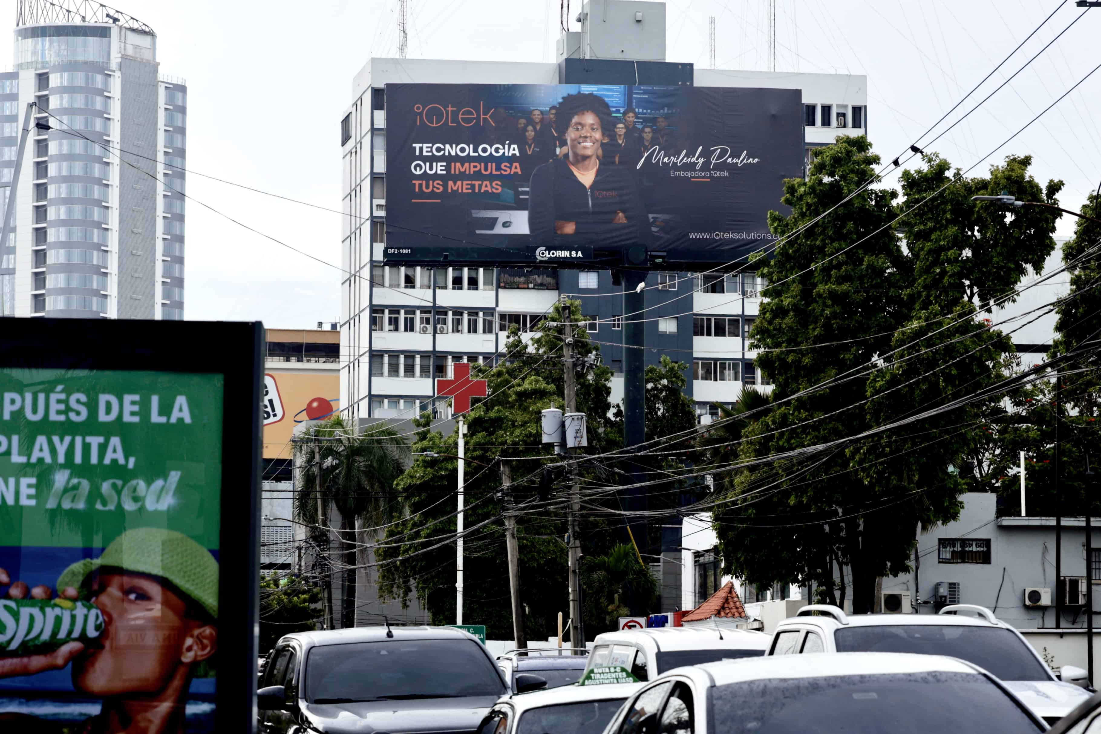 Parte de los banners publicitarios donde Marileidy Paulino es la embajadora