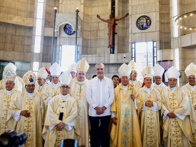New bishop of La Vega takes office, vows to lead church close to people