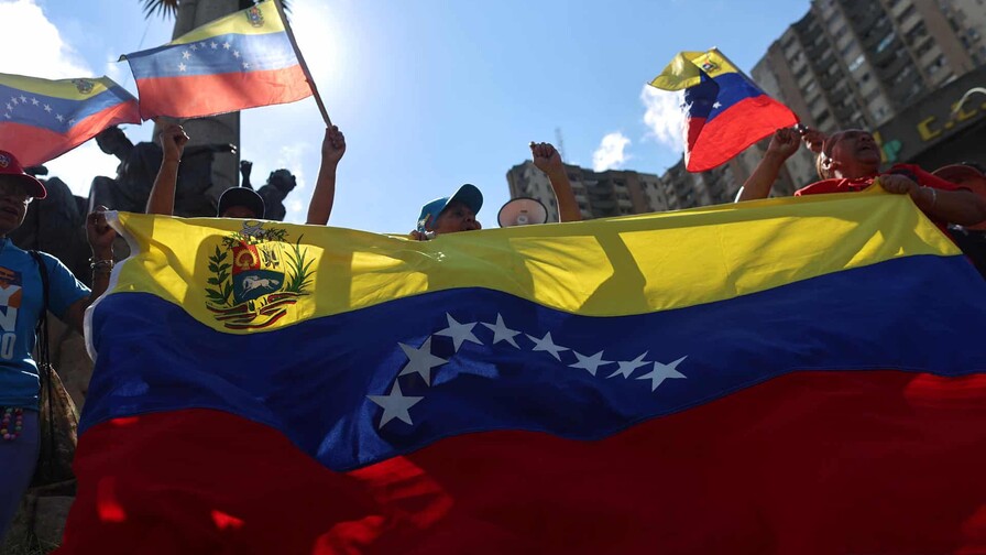 Chavistas rechazan diálogo entre oficialismo y oposición y denuncian injerencia de EE. UU. Chavistas rechazan diálogo entre oficialismo y oposición y denuncian injerencia de EE. UU.