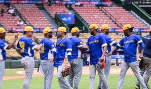 Colombia apalea a M&eacute;xico con un demoledor rally de siete carreras