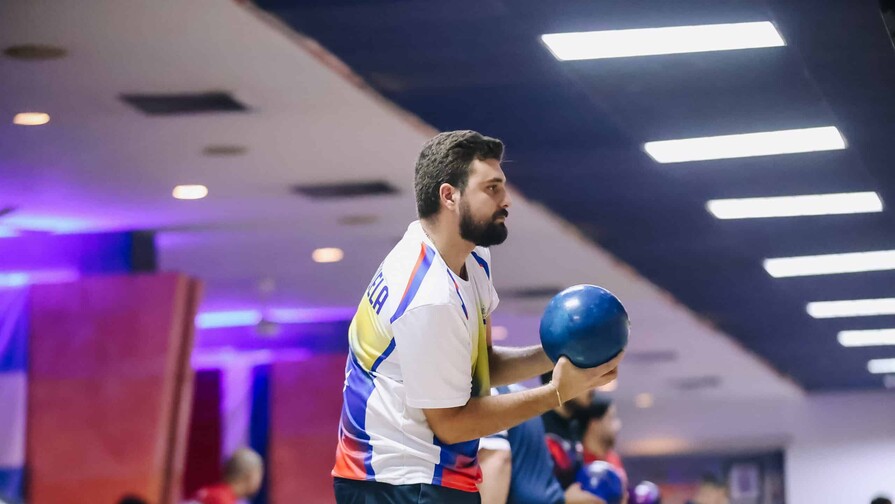Rodolfo Monacelli y María José Rodríguez gana el oro en Todo Evento en boliche