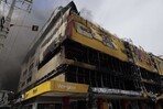 Autoridades confirman que no hubo víctimas en incendio de L&R Comercial Autoridades confirman que no hubo víctimas en incendio de L&R Comercial