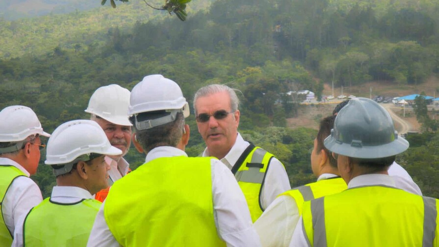 Abinader supervisa presa de Guaig&uuml;&iacute; y proyecta concluirla en 30 meses tras finalizar revisi&oacute;n del dise&ntilde;o