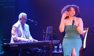 Stephany Ortega cautiv&oacute; al p&uacute;blico con la banda sonora de su vida en una noche de ovaciones