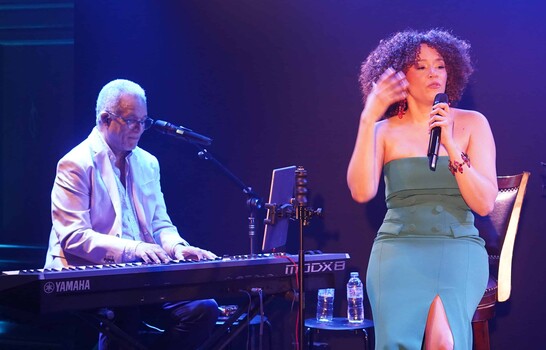 Stephany Ortega cautiv&oacute; al p&uacute;blico con la banda sonora de su vida en una noche de ovaciones