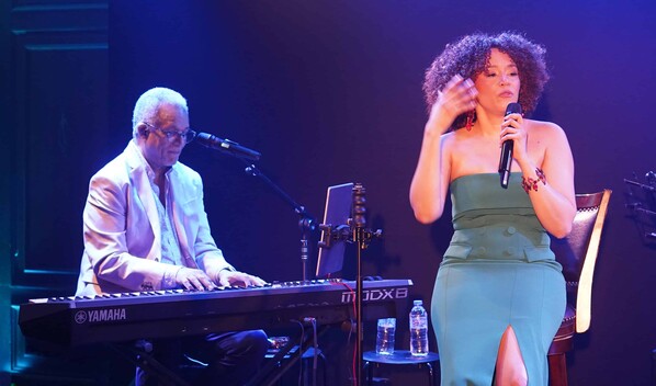 Stephany Ortega cautiv&oacute; al p&uacute;blico con la banda sonora de su vida en una noche de ovaciones
