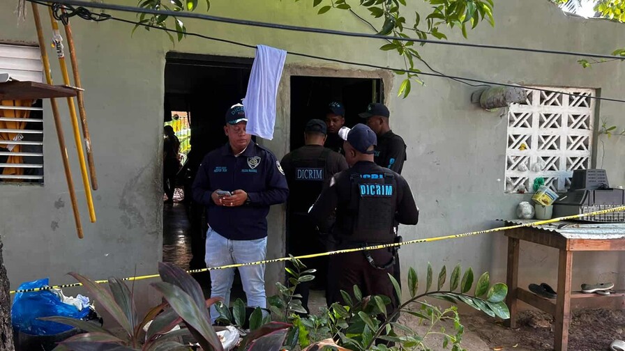 Hallan hombre con un disparo en la cabeza dentro de su habitación en Barahona