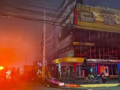 Firefighters control blaze at L&R Comercial store warehouse