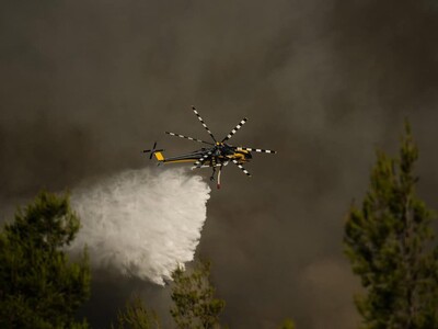 Choque entre helicópteros antiincendios deja dos muertos en Grecia