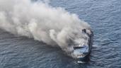 Cinco personas muertas y 41 desaparecidas por incendio de un ferry en Indonesia