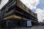 Bomberos investigan incendio que destruyó la tienda L & R Comercial en Autopista Las Américas Bomberos investigan incendio que destruyó la tienda L & R Comercial en Autopista Las Américas