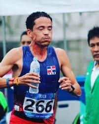Álvaro Abreu conquista el oro en la media maratón y hace historia para RD Álvaro Abreu conquista el oro en la media maratón y hace historia para RD