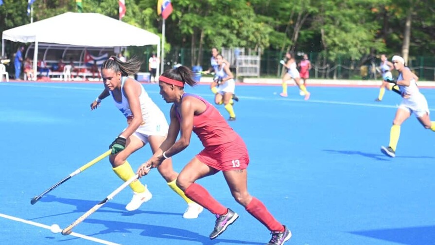 Cuba va por el oro en hockey femenino Cuba va por el oro en hockey femenino