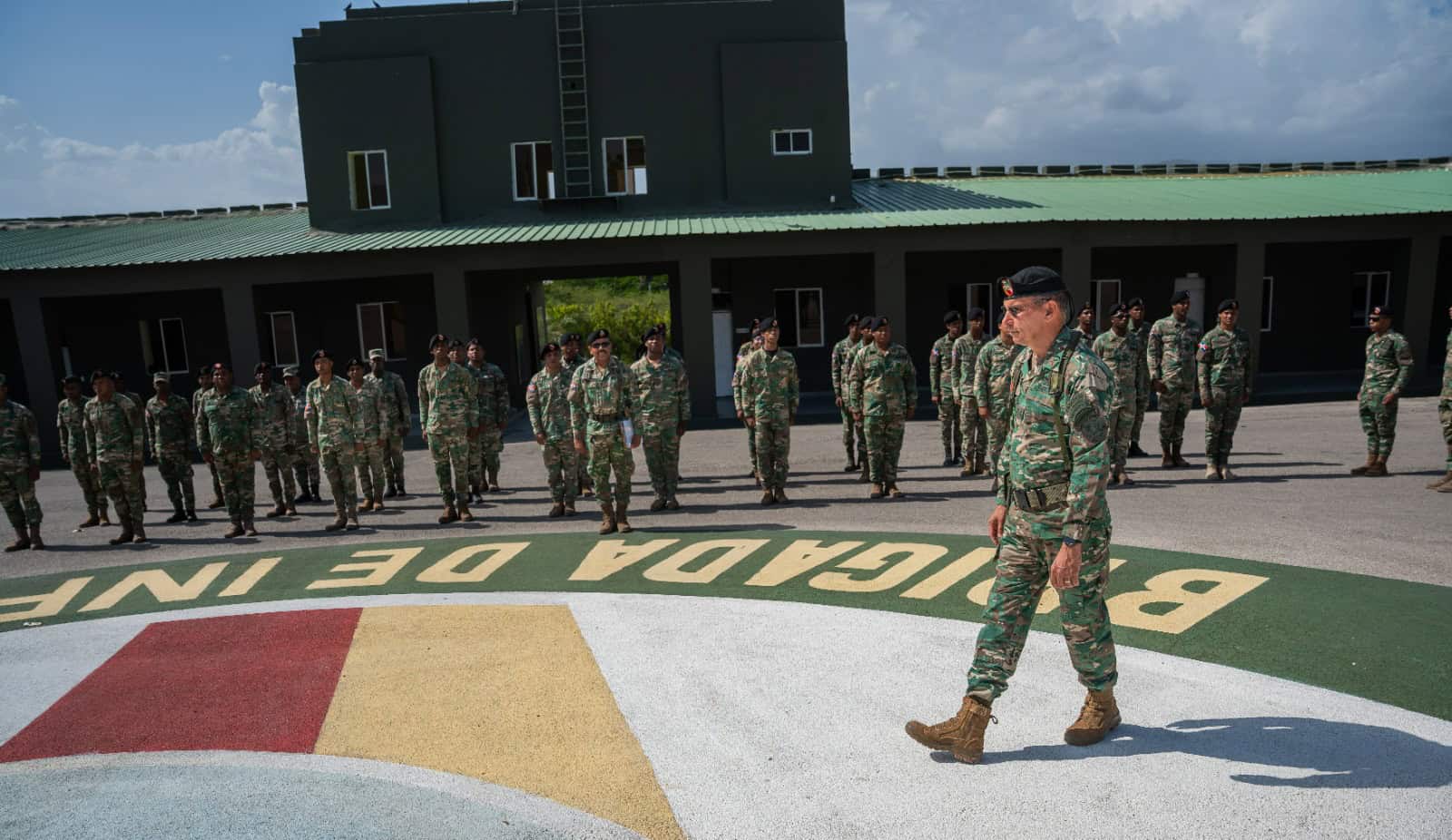 Imágenes del recorrido de supervisión del comandante general del Ejército de República Dominicana, mayor general Jorge Iván Camino Pérez (ERD) por destacamentos y puestos militares fronterizos de las provincias Elías Piña e Independencia.